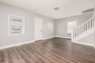 21 Benfield Ave, Columbus, OH 43207 - Photo 5