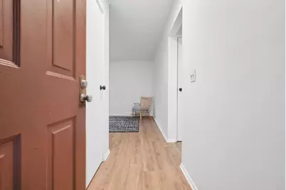 5844 Hallridge Circle #B, Columbus, OH 43232 - Photo 3