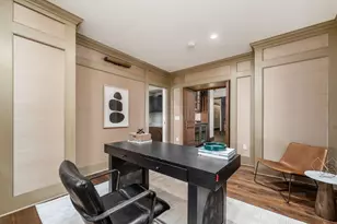 1 Miranova Pl, Columbus, OH 43215 - Photo 21