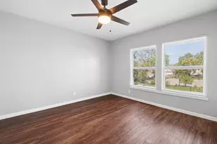 1677 Genessee Ave, Columbus, OH 43211 - Photo 13
