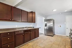 1677 Genessee Ave, Columbus, OH 43211 - Photo 11