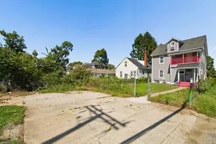 1677 Genessee Ave, Columbus, OH 43211 - Photo 23