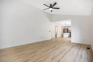4745 Ascot Dr, Columbus, OH 43229 - Photo 19