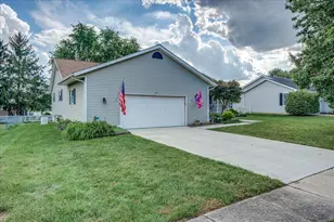 377 Lawnwood Dr, Circleville, OH 43113 - Photo 5
