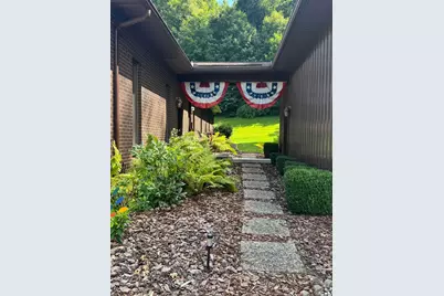 819 Briarhill Drive, Newark, OH 43055 - Photo 3