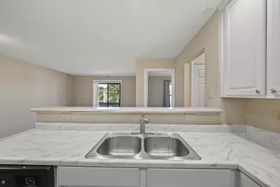 5307 Stonemeadow Avenue #F, Columbus, OH 43220 - Photo 13
