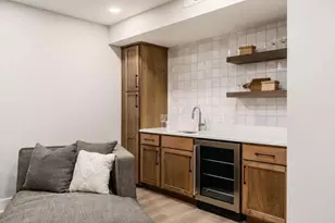 245 E Redbud Alley, Columbus, OH 43206 - Photo 65