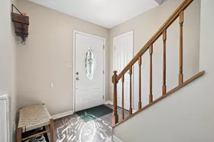3794 Ravens Glen Dr, Columbus, OH 43221 - Photo 3