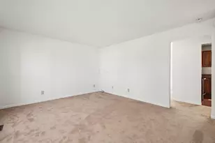 3033 Benchmark Dr, Columbus, OH 43219 - Photo 3