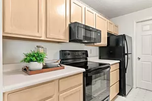 6823 Meadow Creek Dr, Columbus, OH 43235 - Photo 21