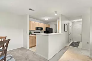 6823 Meadow Creek Dr, Columbus, OH 43235 - Photo 19