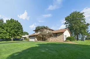 82 Imperial Dr SW, Etna, OH 43062 - Photo 3