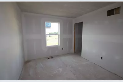 568 Fadley Loop E, Delaware, OH 43015 - Photo 9
