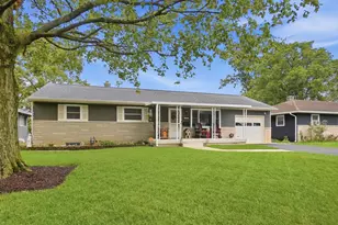 171 Maple Dr, Columbus, OH 43228 - Photo 1