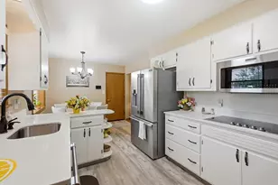171 Maple Dr, Columbus, OH 43228 - Photo 13