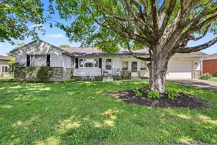 320 Peggy Ln, Ashville, OH 43103 - Photo 1