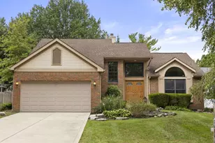394 Meadow View Dr, Powell, OH 43065 - Photo 1