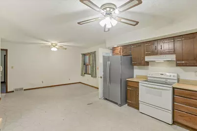 6409 Winchester Southern Road, Stoutsville, OH 43154 - Photo 11