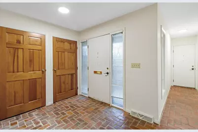4766 Dierker Road #8, Upper Arlington, OH 43220 - Photo 7