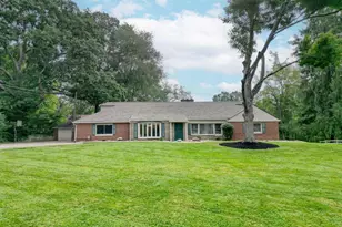 204 S Edgewood Rd, Mount Vernon, OH 43050 - Photo 1