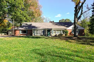 204 S Edgewood Rd, Mount Vernon, OH 43050 - Photo 1