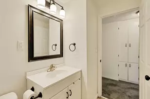 6660 Skywae Dr, Columbus, OH 43229 - Photo 19