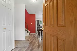 2081 Sharbot Dr, Columbus, OH 43229 - Photo 5