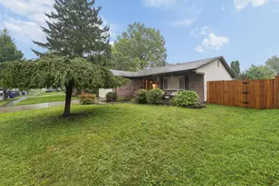 2081 Sharbot Dr, Columbus, OH 43229 - Photo 3