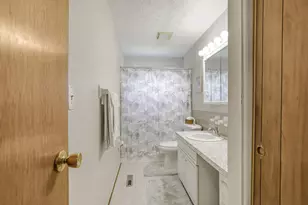3060 Dunloe Rd, Columbus, OH 43232 - Photo 27