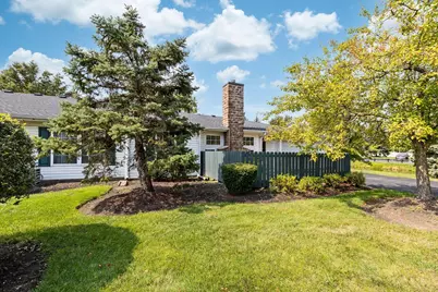 2499 Crystal Springs Drive, Hilliard, OH 43026 - Photo 3