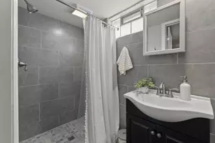 271 E Jenkins Ave, Columbus, OH 43207 - Photo 33