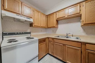 5885 Beechcroft Rd, Columbus, OH 43229 - Photo 9