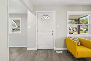 3094 Azelda St, Columbus, OH 43224 - Photo 7