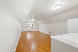 1107 Smith Rd, Columbus, OH 43207 - Photo 15