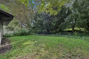2562 Graham Ave, Akron, OH 44312 - Photo 31