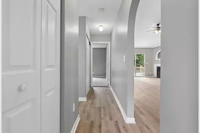 385 Oak Village Drive, Columbus, OH 43207 - Photo 27