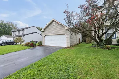 385 Oak Village Drive, Columbus, OH 43207 - Photo 3