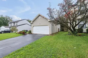 385 Oak Village Dr, Columbus, OH 43207 - Photo 3