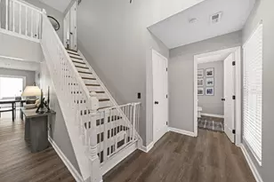 4398 Resaca Dr, Grove City, OH 43123 - Photo 9