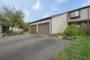 844 Cherlyn Ct, Columbus, OH 43228 - Photo 39
