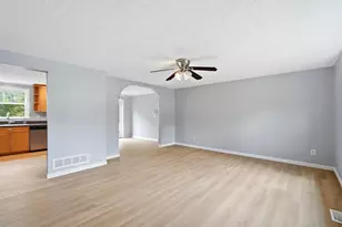 6567 Skywae Dr, Columbus, OH 43229 - Photo 5