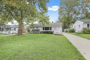 2722 Woodstock Rd, Columbus, OH 43221 - Photo 3