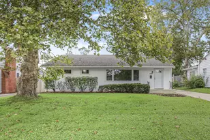 2722 Woodstock Rd, Columbus, OH 43221 - Photo 1