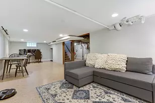 639 E Jeffrey Pl, Columbus, OH 43214 - Photo 19