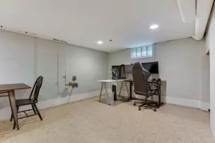 639 E Jeffrey Pl, Columbus, OH 43214 - Photo 17