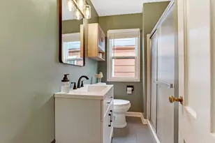 639 E Jeffrey Pl, Columbus, OH 43214 - Photo 15