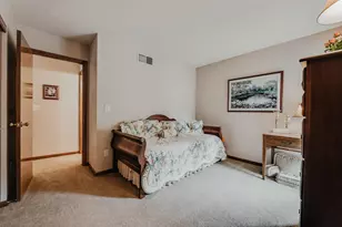 976 Karlslyle Dr, Columbus, OH 43228 - Photo 49