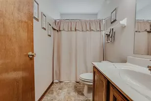 976 Karlslyle Dr, Columbus, OH 43228 - Photo 57