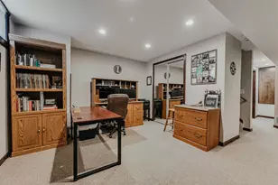 976 Karlslyle Dr, Columbus, OH 43228 - Photo 61