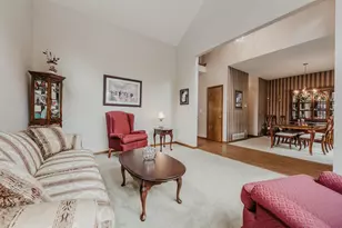 976 Karlslyle Dr, Columbus, OH 43228 - Photo 7